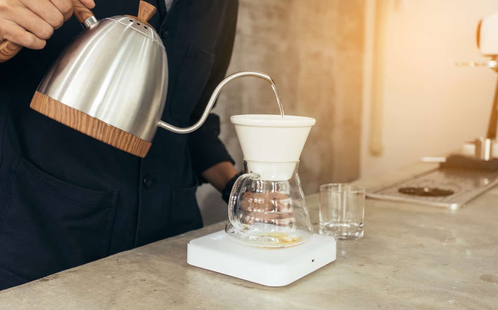 How to Keep Pour Over Coffee Hot: Simple Tips for Optimal Temperature