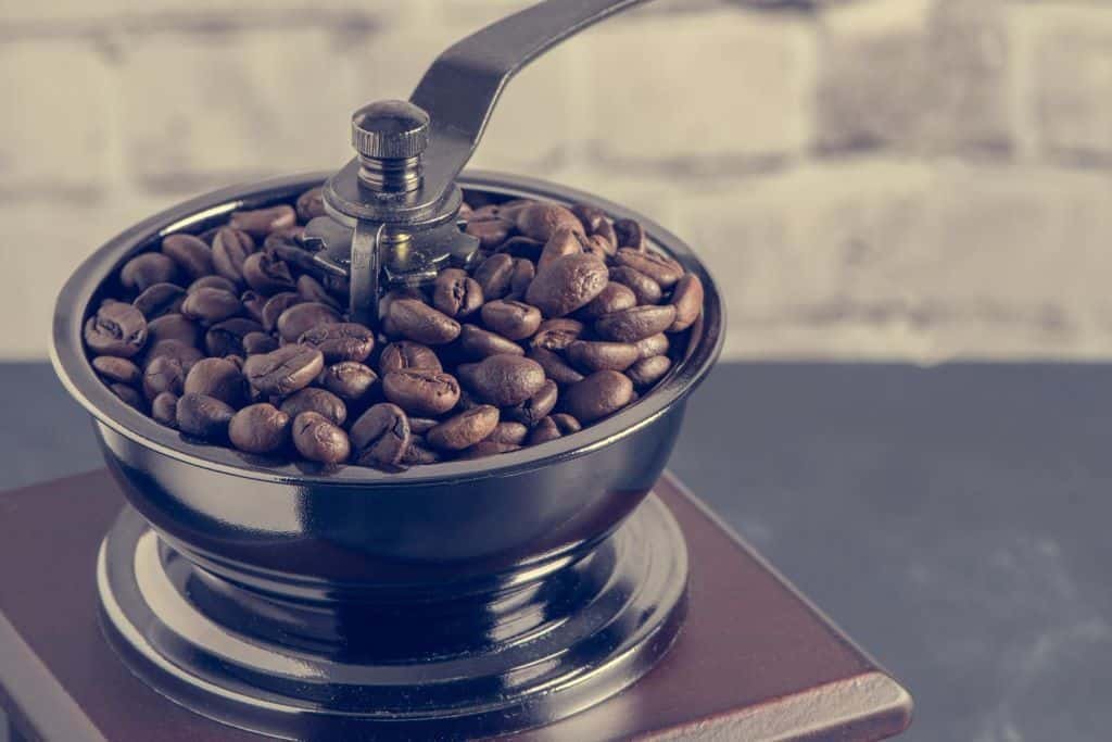 How To Use A Manual Coffee Grinder Expert Tips